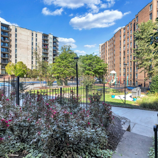 Cityside-Huntington-Metro-Exterior-Building